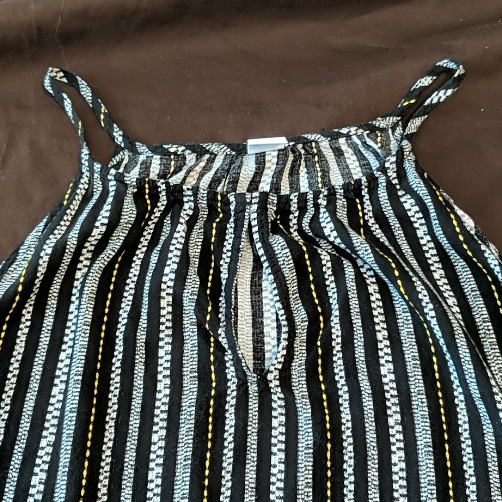 Old Navy tank top - Picture 2 of 3